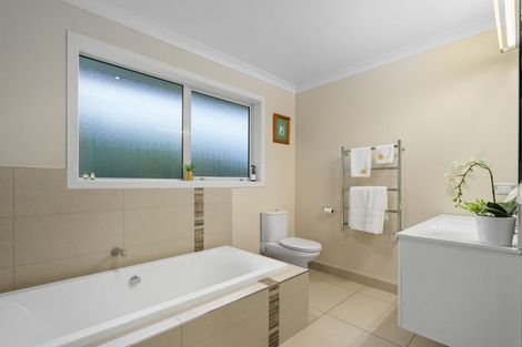 Photo of property in 23 Lilac Close, Cambridge, 3434