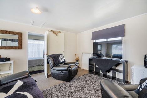 Photo of property in 120 George Street, Hikurangi, 0114