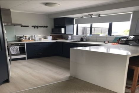 Photo of property in 3 Amberly Rise, Helensville, 0800