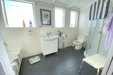 Photo of property in 9 Selwyn Road, Manurewa, Auckland, 2102