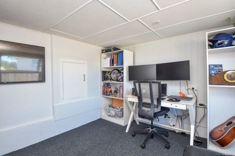 Photo of property in 10 Fairbrother Street, Carterton, 5713