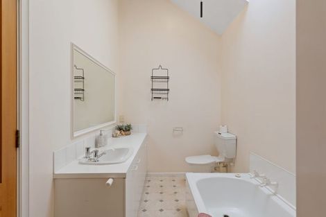 Photo of property in 2/56 Kotare Street, Fendalton, Christchurch, 8041