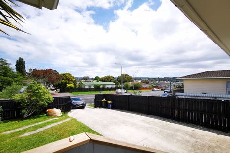 Photo of property in 15 Kelman Road, Kelston, Auckland, 0602