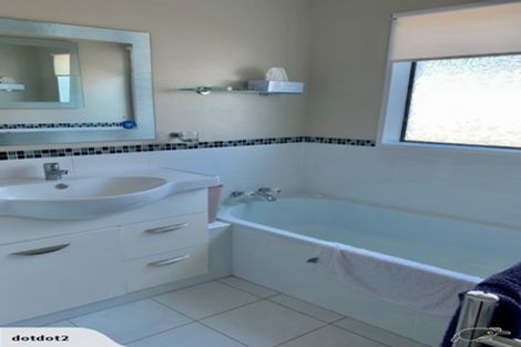 Photo of property in 2/3 Nimrod Place, Half Moon Bay, Auckland, 2012