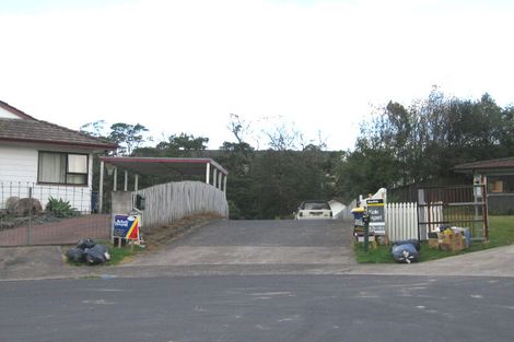 Photo of property in 18 Landsdale Place, Massey, Auckland, 0614