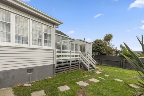 Photo of property in 76 Wilkie Crescent, Naenae, Lower Hutt, 5011