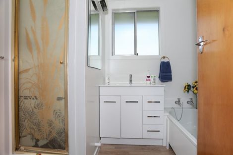 Photo of property in 20 Oaklea Avenue, Marton, 4710