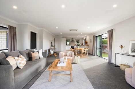 Photo of property in 82 Grey Street, Cambridge, 3434