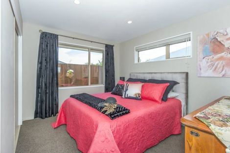 Photo of property in 21 Providence Place, Redwood, Christchurch, 8051