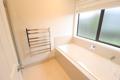 Photo of property in 12 Thomas Hamer Place, Greenhithe, Auckland, 0632