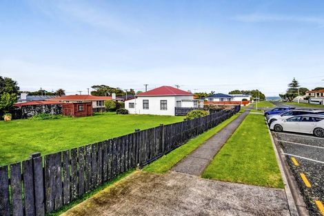 Photo of property in 9 Napier Street, Opunake, 4616