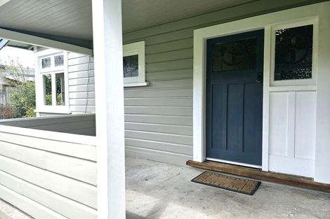 Photo of property in 16 Buller Street, Picton, 7220