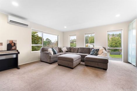 Photo of property in 79 John Downs Drive, Browns Bay, Auckland, 0630
