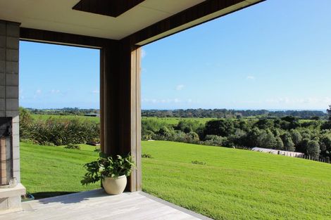 Photo of property in 6 Ekuarangi Place, Kaitake, New Plymouth, 4374