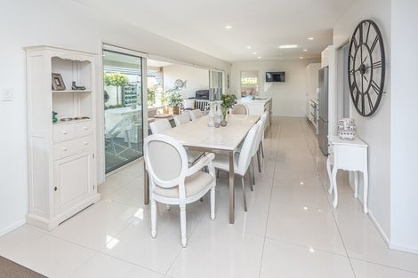 Photo of property in 16 Egmont Street, Patea, 4520