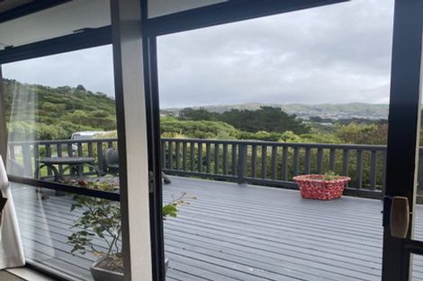 Photo of property in 8 Bushland Grove, Paparangi, Wellington, 6037