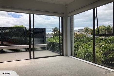 Photo of property in 6a Ursula Place, Half Moon Bay, Auckland, 2012
