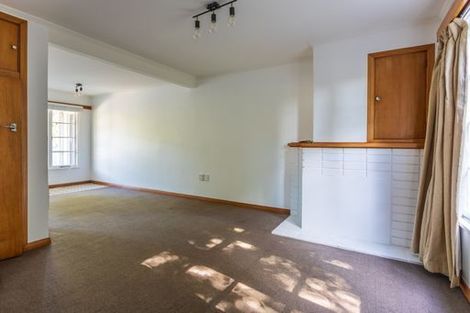 Photo of property in 33 Pahiatua Street, Hokowhitu, Palmerston North, 4410