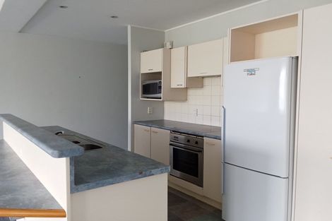 Photo of property in Grandstand Apartments, 37/80 Kent Terrace, Mount Victoria, Wellington, 6011