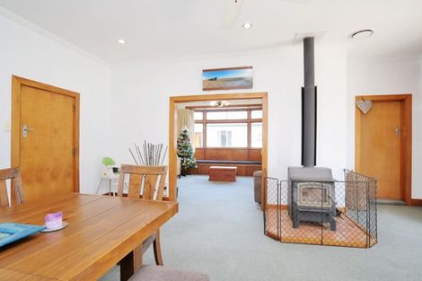 Photo of property in 12 Prince Street, Winton, 9720