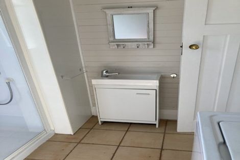 Photo of property in 1/46 Old Lake Road, Narrow Neck, Auckland, 0624