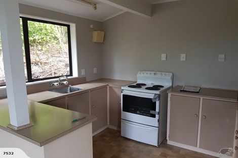 Photo of property in 34 Pekanga Road, Normandale, Lower Hutt, 5010