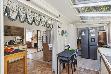 Photo of property in 16 Eatwell Avenue, Paraparaumu Beach, Paraparaumu, 5032