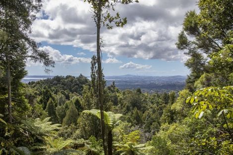Photo of property in 408a Scenic Drive, Waiatarua, Auckland, 0612