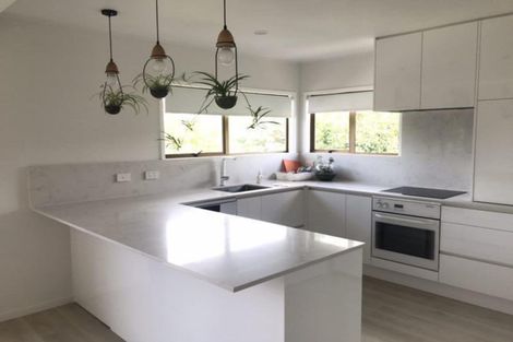 Photo of property in 4 Montclair Rise, Browns Bay, Auckland, 0630