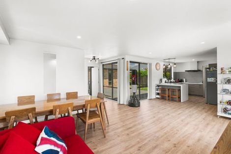 Photo of property in 17 Sovereign Gardens, Halswell, Christchurch, 8025