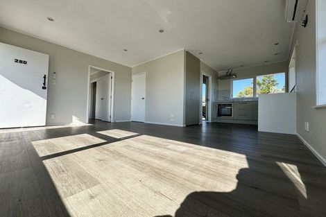 Photo of property in 28d Sunnynook Road, Sunnynook, Auckland, 0620