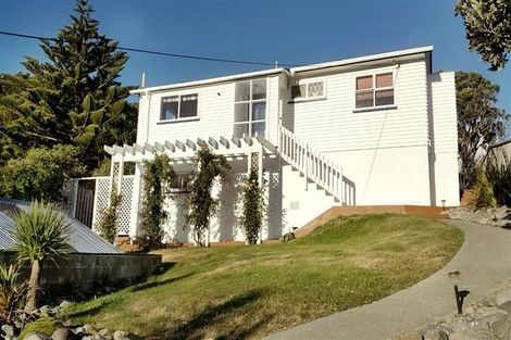 Photo of property in 5 Bowes Crescent, Strathmore Park, Wellington, 6022