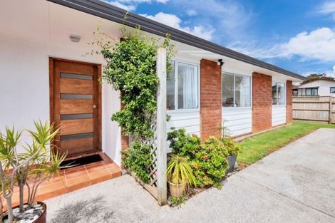 Photo of property in 6 Elisa Lane, Ranui, Auckland, 0612