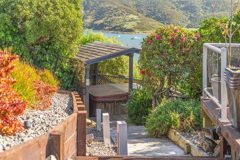 Photo of property in 62 Kiriwai Road, Paremata, Porirua, 5024
