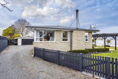 Photo of property in 8 Doggett Place, Rangiora, 7400