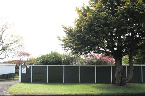 Photo of property in 105 Koutu Road, Kawaha Point, Rotorua, 3010