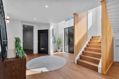 Photo of property in 2/21 Eastcliffe Road, Castor Bay, Auckland, 0620