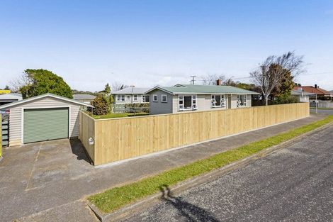 Photo of property in 27 Reid Avenue, Hawera, 4610