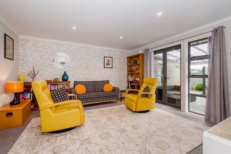 Photo of property in 14 Pearson Place, Paraparaumu, 5032