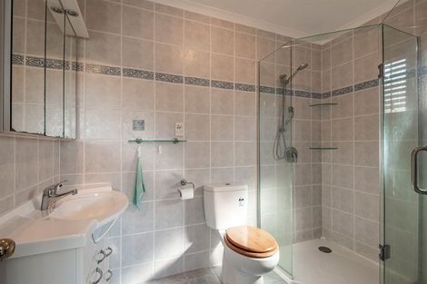 Photo of property in 6/102 Greenhithe Road, Greenhithe, Auckland, 0632