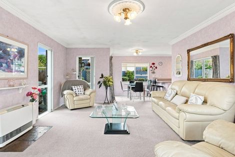 Photo of property in 6 Waharua Place, Tawhero, Whanganui, 4501