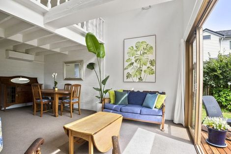 Photo of property in 8a Quest Terrace, Mount Roskill, Auckland, 1041