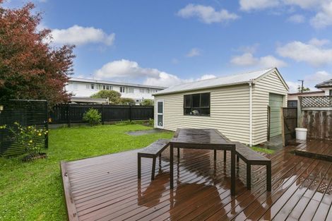 Photo of property in 5 East Street, Petone, Lower Hutt, 5012
