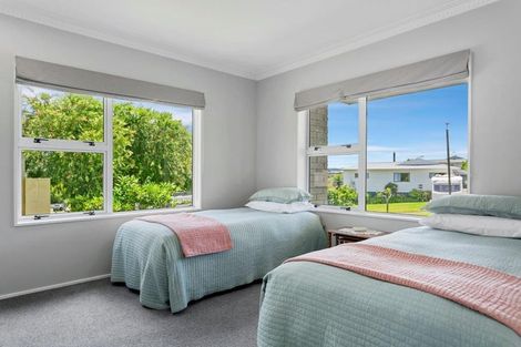 Photo of property in 2 Golders Place, Richmond Heights, Taupo, 3330