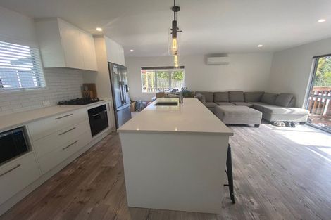 Photo of property in 16 Garton Drive, Massey, Auckland, 0614