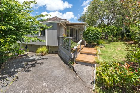 Photo of property in 1/27 Parkhill Road, Mellons Bay, Auckland, 2014