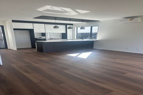 Photo of property in 1a Adelie Place, Murrays Bay, Auckland, 0630