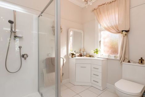 Photo of property in 10 Milverton Avenue, Hokowhitu, Palmerston North, 4410