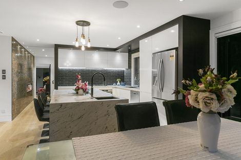 Photo of property in 2/92 Churchill Road, Murrays Bay, Auckland, 0630