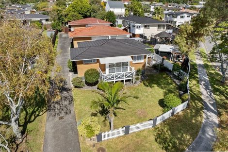Photo of property in 1/38 Ballater Place, Highland Park, Auckland, 2010